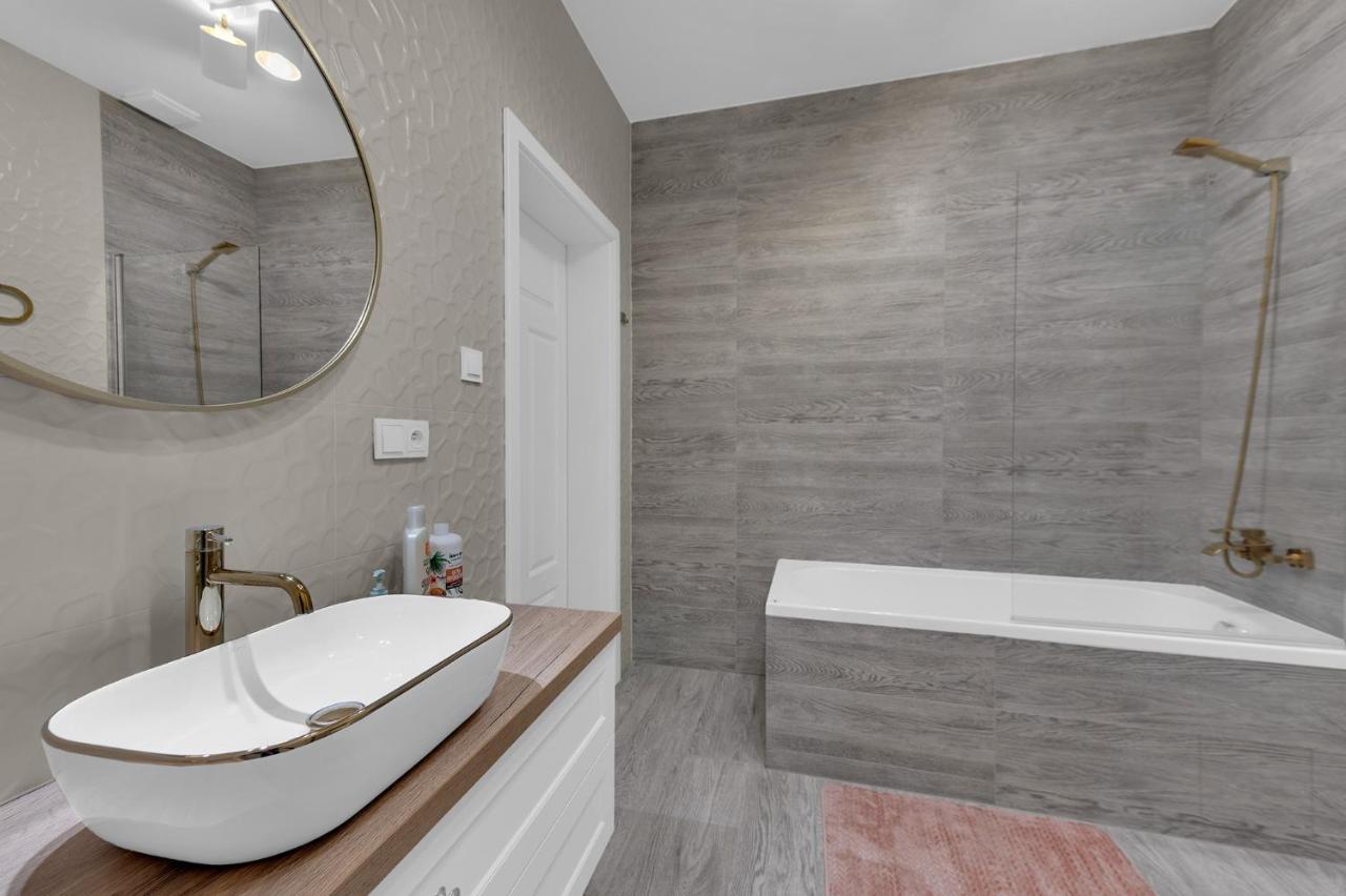 Polonia Apartment Centrum Z Miejscem Parkingowym Łódź Buitenkant foto